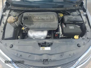 2016 Chrysler 200 Limited z VIN 1C3CCCAB4GN159868, wystawiony jako Copart lot #58318145 z przebiegiem 128 716 mil mil oraz Szkoda całkowita • Salvage title. Historia ofert i sprzedaży dostępna na DreamBid. Obrazek 11.