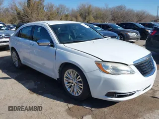 2011 Chrysler 200 Limited with VIN 1C3BC2FG4BN583036, listed as a IAAI auction lot 41617682 with 143,846 mi miles. Bid and sale history available at carsss.com. Image 6.