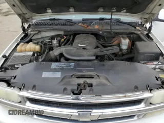 2002 Chevrolet Suburban Z71 with VIN 3GNFK16T12G337293, listed as a Copart auction lot 45226565 with 254,901 mi miles and Salvage Title. Bid and sale history available at carsss.com. Image 11.
