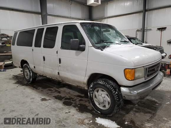 2004 Ford Econoline Passenger XL with VIN 1FBSS31S64HB07909, listed as a Copart auction lot 45110705 with 263,824 mi miles and Salvage Title. Bid and sale history available at carsss.com. Image 4.