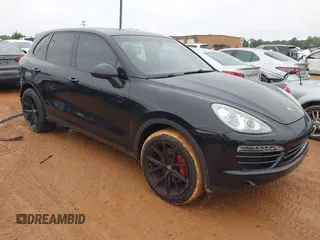 2014 Porsche Cayenne z VIN WP1AA2A28ELA93500, wystawiony jako IAAI lot #42269929 z przebiegiem 143 528 mil mil oraz . Historia ofert i sprzedaży dostępna na DreamBid. Obrazek 1.