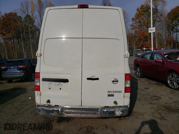 2012 Nissan NV SV z VIN 1N6BF0LY8CN118858, wystawiony jako Copart lot #78417494 z przebiegiem 249 573 mil mil oraz Szkoda całkowita • Salvage title. Historia ofert i sprzedaży dostępna na DreamBid. Obrazek 6.