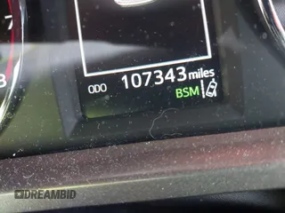 2017 Toyota RAV4 SE z VIN 2T3JFREV2HW677084, wystawiony jako IAAI lot #42236638 z przebiegiem 107 343 mil mil oraz . Historia ofert i sprzedaży dostępna na DreamBid. Obrazek 15.