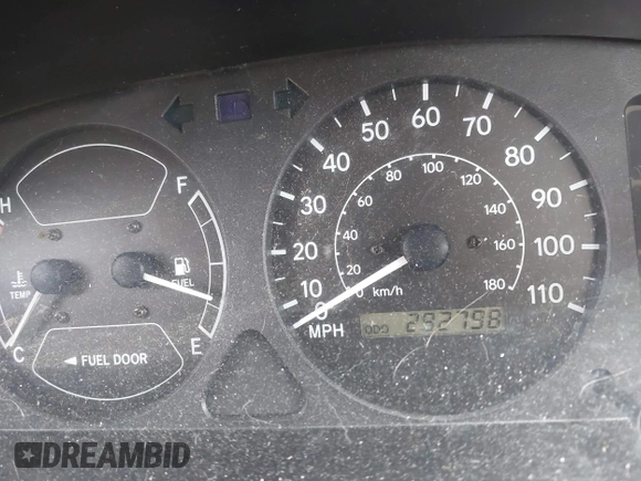 1999 Chevrolet Prizm z VIN 1Y1SK5488XZ446950, wystawiony jako IAAI lot #41798129 z przebiegiem 292 798 mil mil oraz . Historia ofert i sprzedaży dostępna na DreamBid. Obrazek 7.
