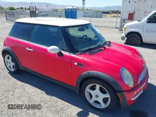 2004 MINI Hardtop с VIN WMWRC33444TJ62861, выставлен на аукционе IAAI как лот 42795569 с пробегом 113 840 миль миль и . История ставок и продаж доступна на DreamBid. Изображение 1.