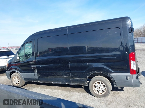 2016 Ford Transit Cargo z VIN 1FTYR2CM0GKB51759, wystawiony jako IAAI lot #41602091 z przebiegiem 158 997 mil mil oraz . Historia ofert i sprzedaży dostępna na DreamBid. Obrazek 14.