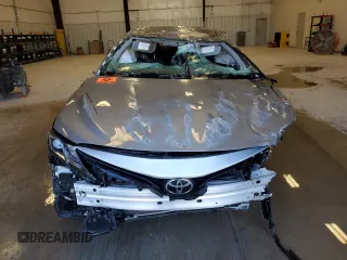 2024 Toyota Camry LE z VIN 4T1C11AK0RU911611, wystawiony jako Copart lot #49088535 z przebiegiem 23 972 mil mil oraz Czysty tytuł • Clean title. Historia ofert i sprzedaży dostępna na DreamBid. Obrazek 5.