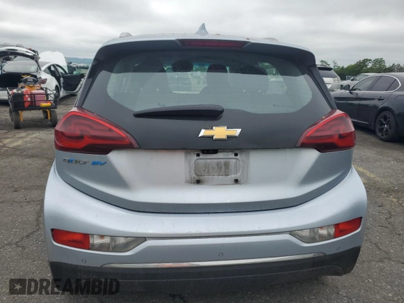 2017 Chevrolet Bolt EV Premier z VIN 1G1FX6S09H4165354, wystawiony jako Copart lot #60276045 z przebiegiem 106 852 mil mil oraz Szkoda całkowita • Salvage title. Historia ofert i sprzedaży dostępna na DreamBid. Obrazek 6.