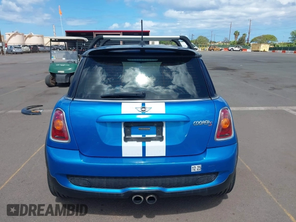 2010 MINI Hardtop S with VIN WMWMF7C51ATW89883, listed as a IAAI auction lot 42281047 with 121,847 mi miles and . Bid and sale history available at DreamBid. Image 17.