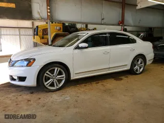 2014 Volkswagen Passat SEL Premium with VIN 1VWCS7A37EC031578, listed as a Copart auction lot 88083095 with 180,582 mi miles and Clean Title. Bid and sale history available at carsss.com. Image 1.
