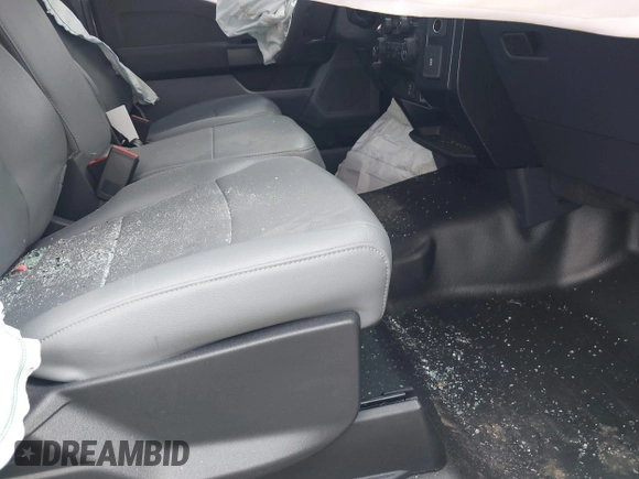 2024 Ford F-150 XL z VIN 1FTMF1KP0RKD49211, wystawiony jako IAAI lot #42163697 z przebiegiem Nie podano mil oraz . Historia ofert i sprzedaży dostępna na DreamBid. Obrazek 5.