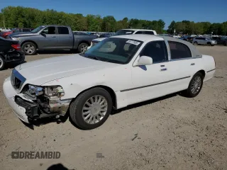 2005 Lincoln Town Car Signature Limited z VIN 1LNHM82W35Y649500, wystawiony jako Copart lot #53277905 z przebiegiem 109 527 mil mil oraz Tytuł czysty. Historia ofert i sprzedaży dostępna na DreamBid. Obrazek 1.