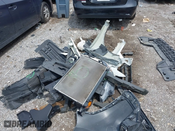 2020 Mitsubishi Outlander SE z VIN JA4AD3A33LZ006114, wystawiony jako IAAI lot #42288365 z przebiegiem 87 153 mil mil oraz . Historia ofert i sprzedaży dostępna na DreamBid. Obrazek 12.