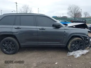 2024 Jeep Grand Cherokee z VIN 1C4RJYB6XR8955858, wystawiony jako IAAI lot #41724210 z przebiegiem Nie podano mil oraz . Historia ofert i sprzedaży dostępna na DreamBid. Obrazek 12.