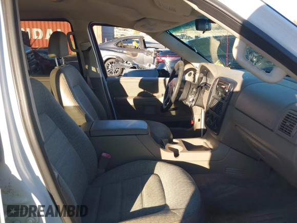 2002 Ford Explorer XLS with VIN 1FMZU72E42UC41998, listed as a IAAI auction lot 41206022 with 115,284 mi miles and . Bid and sale history available at DreamBid. Image 5.
