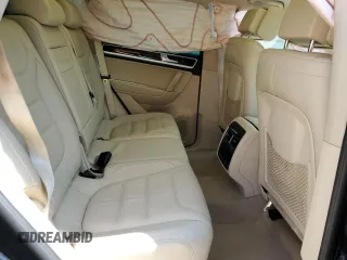 2015 Volkswagen Touareg Lux z VIN WVGEP9BP2FD006802, wystawiony jako Copart lot #52291965 z przebiegiem 122 787 mil mil oraz Szkoda całkowita • Salvage title. Historia ofert i sprzedaży dostępna na DreamBid. Obrazek 11.
