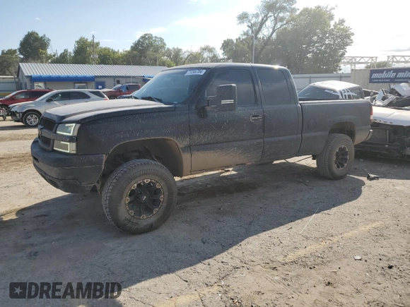 2003 Chevrolet Silverado 1500 with VIN 2GCEC19VX31253384, listed as a Copart auction lot 71244704 with 175,232 mi miles and Salvage Title. Bid and sale history available at carsss.com. Image 1.