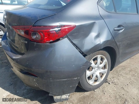 2014 Mazda Mazda3 i Sport with VIN JM1BM1U71E1135032, listed as a IAAI auction lot 41787985 with 222,981 mi miles. Bid and sale history available at carsss.com. Image 6.