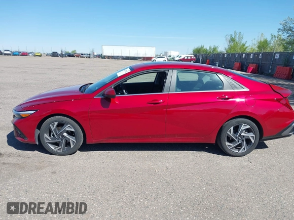2025 Hyundai Elantra SEL Convenience with VIN KMHLS4DG0SU861661, listed as a IAAI auction lot 42178392 with 20,518 mi miles and . Bid and sale history available at DreamBid. Image 14.