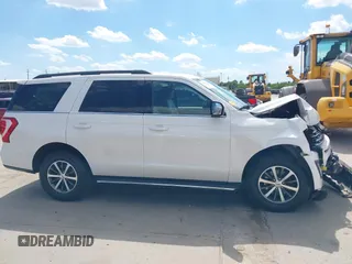 2019 Ford Expedition XLT z VIN 1FMJU1HT3KEA07331, wystawiony jako IAAI lot #42201946 z przebiegiem 100 990 mil mil oraz . Historia ofert i sprzedaży dostępna na DreamBid. Obrazek 13.