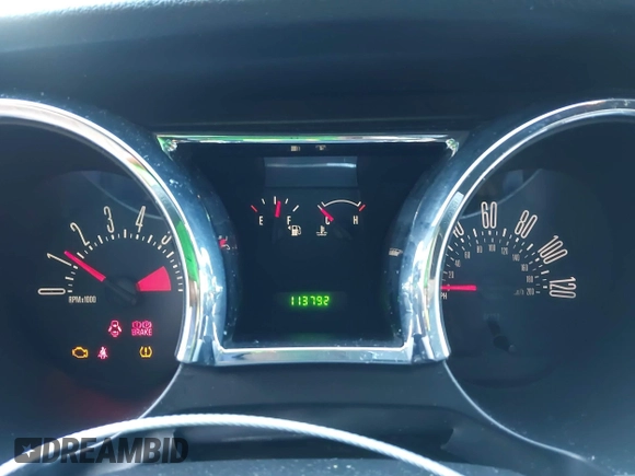2007 Ford Mustang Deluxe with VIN 1ZVFT80N575352139, listed as a IAAI auction lot 41626063 with 113,792 mi miles. Bid and sale history available at carsss.com. Image 7.