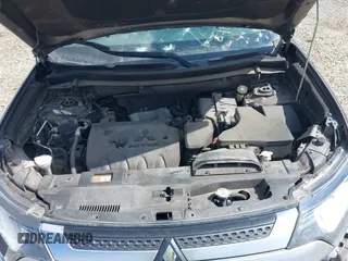 2020 Mitsubishi Outlander ES z VIN JA4AZ3A33LZ015378, wystawiony jako IAAI lot #41887351 z przebiegiem 113 349 mil mil oraz . Historia ofert i sprzedaży dostępna na DreamBid. Obrazek 10.