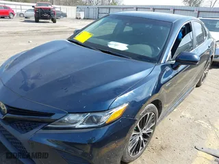 2018 Toyota Camry LE with VIN 4T1B11HK5JU633648, listed as a IAAI auction lot 41840969 with 140,071 mi miles. Bid and sale history available at carsss.com. Image 17.