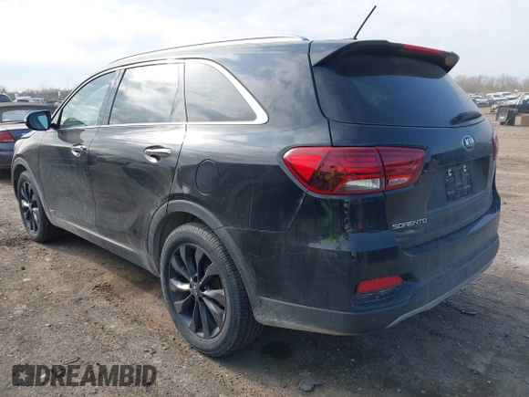 2020 Kia Sorento EX z VIN 5XYPHDA58LG708648, wystawiony jako IAAI lot #42022837 z przebiegiem 80 127 mil mil oraz . Historia ofert i sprzedaży dostępna na DreamBid. Obrazek 3.
