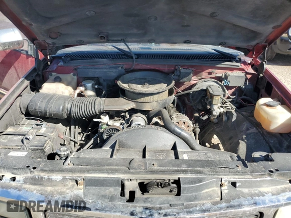 1991 GMC Sierra 1500 z VIN 2GTEK19K2M1543239, wystawiony jako Copart lot #51680075 z przebiegiem 135 361 mil mil oraz Czysty tytuł • Clean title. Historia ofert i sprzedaży dostępna na DreamBid. Obrazek 11.