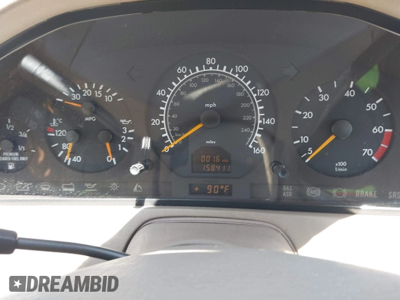 1998 Mercedes-Benz SL 500 z VIN WDBFA67F5WF162862, wystawiony jako IAAI lot #42391819 z przebiegiem 158 411 mil mil oraz . Historia ofert i sprzedaży dostępna na DreamBid. Obrazek 7.