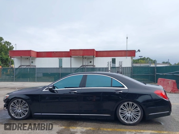 2016 Mercedes-Benz S 550 with VIN WDDUG8CB5GA222424, listed as a IAAI auction lot 40413820 with 125,802 mi miles and . Bid and sale history available at carsss.com. Image 15.