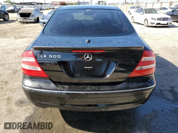 2005 Mercedes-Benz CLK 500 z VIN WDBTJ75JX5F153086, wystawiony jako Copart lot #58191185 z przebiegiem 170 186 mil mil oraz Tytuł czysty. Historia ofert i sprzedaży dostępna na DreamBid. Obrazek 6.