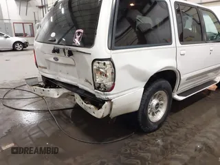 1998 Ford Explorer XLT с VIN 1FMZU35P6WZB26527, выставлен на аукционе IAAI как лот 42235991 с пробегом 215 020 миль миль и . История ставок и продаж доступна на DreamBid. Изображение 19.