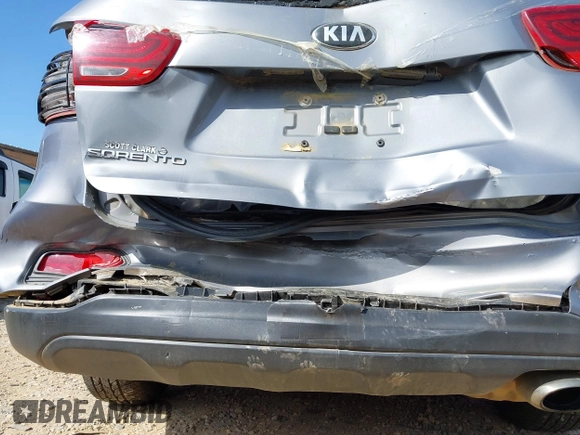 2020 Kia Sorento S z VIN 5XYPG4A57LG667674, wystawiony jako IAAI lot #41956371 z przebiegiem 103 976 mil mil oraz . Historia ofert i sprzedaży dostępna na DreamBid. Obrazek 19.