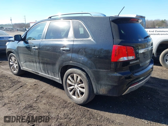 2012 Kia Sorento SX with VIN 5XYKWDA28CG271014, listed as a IAAI auction lot 41401638 with 135,772 mi miles. Bid and sale history available at carsss.com. Image 3.