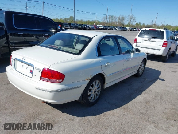 2005 Hyundai Sonata GLS with VIN KMHWF35H25A178921, listed as a IAAI auction lot 42076979 with 123,039 mi miles. Bid and sale history available at carsss.com. Image 4.
