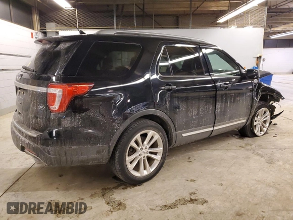 2018 Ford Explorer XLT with VIN 1FM5K8D80JGB86125, listed as a Copart auction lot 45887655 with 97,632 mi miles and Salvage Title. Bid and sale history available at carsss.com. Image 3.