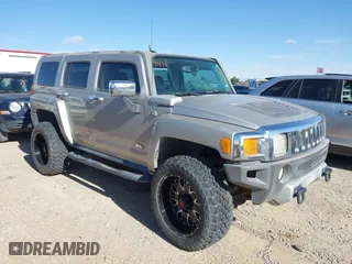 2008 Hummer H3 SUV with VIN 5GTEN13EX88178573, listed as a IAAI auction lot 42058752 with 122,114 mi miles. Bid and sale history available at carsss.com. Image 1.