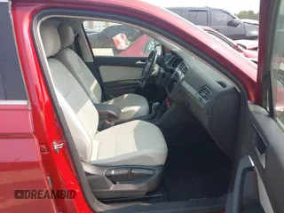 2018 Volkswagen Tiguan SEL with VIN 3VV3B7AX9JM054814, listed as a IAAI auction lot 42394400 with 92,160 mi miles and . Bid and sale history available at DreamBid. Image 5.