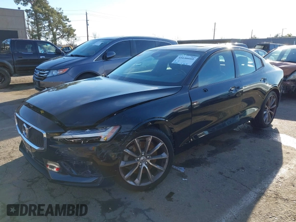 2019 Volvo S60 Momentum with VIN 7JRA22TK0KG013107, listed as a IAAI auction lot 41646660 with 29,461 mi miles. Bid and sale history available at carsss.com. Image 19.