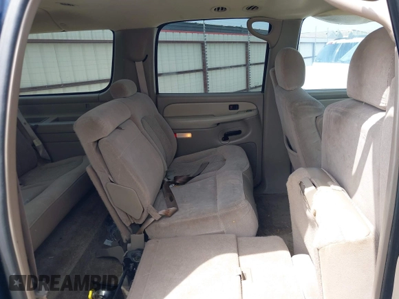 2002 Chevrolet Suburban LS with VIN 3GNEC16Z62G328845, listed as a IAAI auction lot 41928076 with 138,852 mi miles. Bid and sale history available at carsss.com. Image 8.