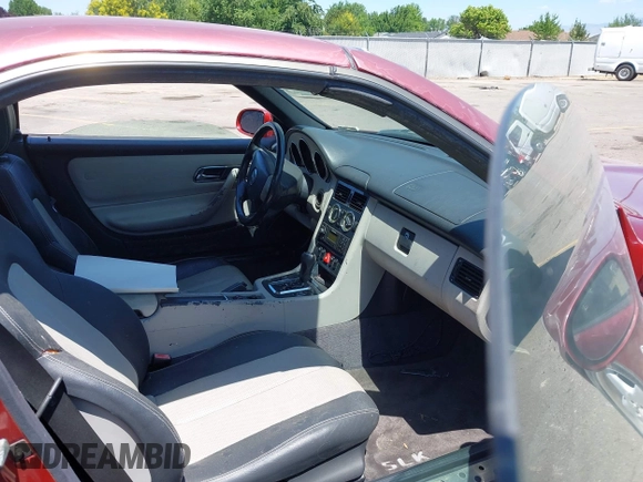 1999 Mercedes-Benz SLK 230/320 with VIN WDBKK47F0XF119354, listed as a IAAI auction lot 42489869 with 115,201 mi miles and . Bid and sale history available at DreamBid. Image 5.