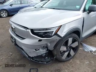 2023 Volvo XC40 Ultimate with VIN YV4ED3UM1P2058851, listed as a IAAI auction lot 42525409 with 11,626 mi miles and . Bid and sale history available at DreamBid. Image 6.