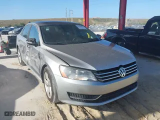 2012 Volkswagen Passat SE with VIN 1VWBH7A38CC066959, listed as a IAAI auction lot 41947804 with 171,738 mi miles. Bid and sale history available at carsss.com. Image 1.