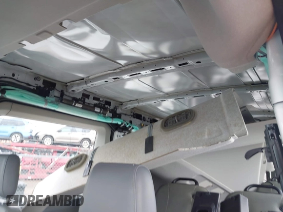 2018 Ford Transit XL z VIN 1FDZX2CM7JKA52904, wystawiony jako IAAI lot #41677165 z przebiegiem 15 201 mil mil oraz . Historia ofert i sprzedaży dostępna na DreamBid. Obrazek 6.