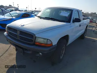 2002 Dodge Dakota with VIN 1B7GL12X62S519941, listed as a IAAI auction lot 41459153 with 259,726 mi miles and . Bid and sale history available at carsss.com. Image 2.