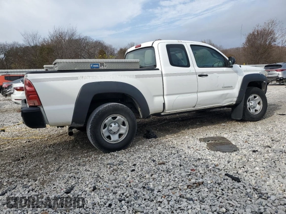 2013 Toyota Tacoma PreRunner with VIN 5TFTU4GN4DX040895, listed as a Copart auction lot 82825534 with 92,667 mi miles and Clean Title. Bid and sale history available at carsss.com. Image 3.