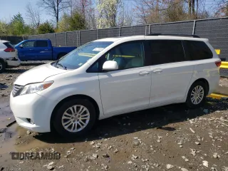 2017 Toyota Sienna XLE Auto Access Seat with VIN 5TDYZ3DC8HS771474, listed as a Copart auction lot 50777155 with 108,524 mi miles and Salvage Title. Bid and sale history available at carsss.com. Image 1.