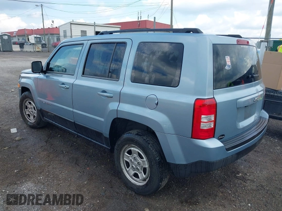 2013 Jeep Patriot Sport with VIN 1C4NJPBA6DD272701, listed as a IAAI auction lot 42014123 with 190,509 mi miles. Bid and sale history available at carsss.com. Image 3.