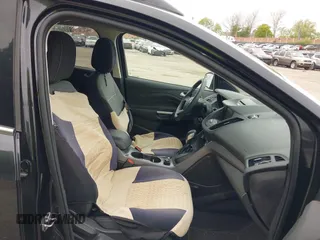 2015 Ford Escape SE with VIN 1FMCU9GX8FUA13813, listed as a IAAI auction lot 42075105 with 109,737 mi miles. Bid and sale history available at carsss.com. Image 5.